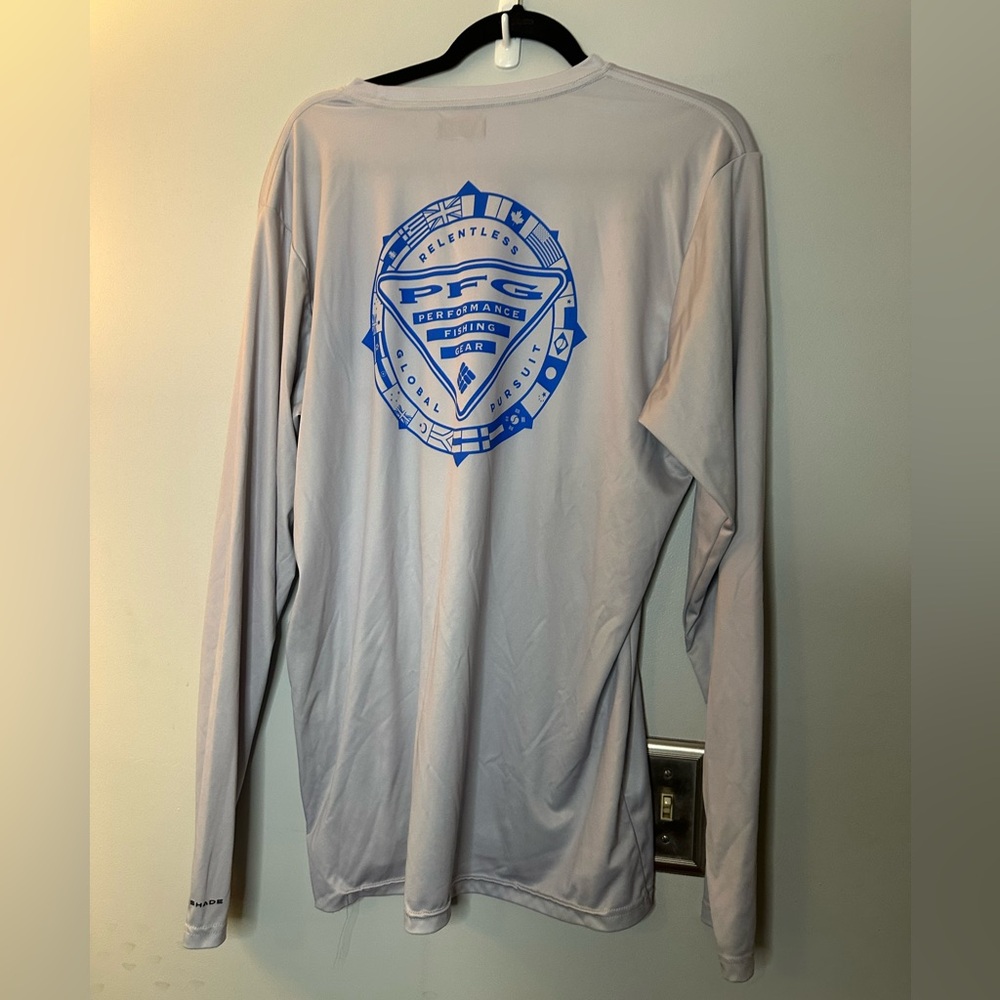 Columbia Gray Long Sleeve Tee Soft Lightweight Design - Picture 2 of 3